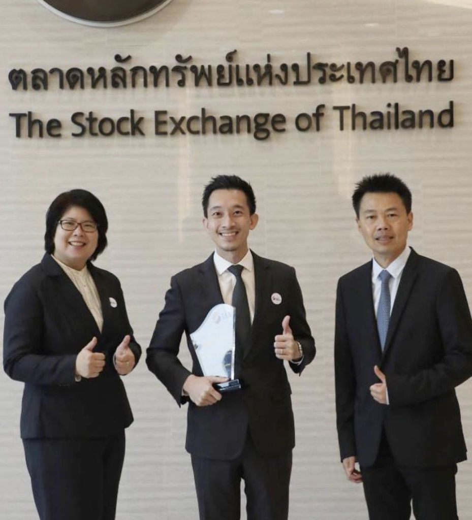 'ณัฐพงศ์ คุณากรวงศ์' ขึ้นรับรางวัล Best CEO