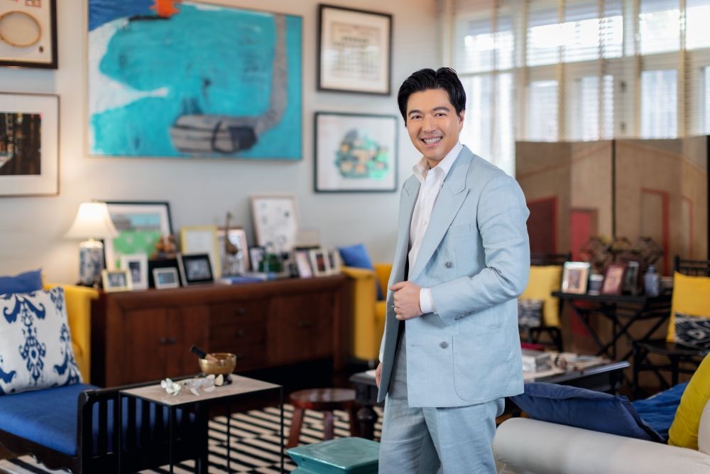 นอกจากเป็นนักสร้างสรรค์มากฝีมือที่อยู่ในความสนใจของสื่ออยู่เสมอ น้อยคนจึงจะรู้ว่า ‘เป๋า - สรรพสิทธิ์ ฟุ้งเฟื่องเชวง’ แท้จริงแล้วเป็นนักสะสม ‘ตะกรุด’ ตัวอีกด้วย