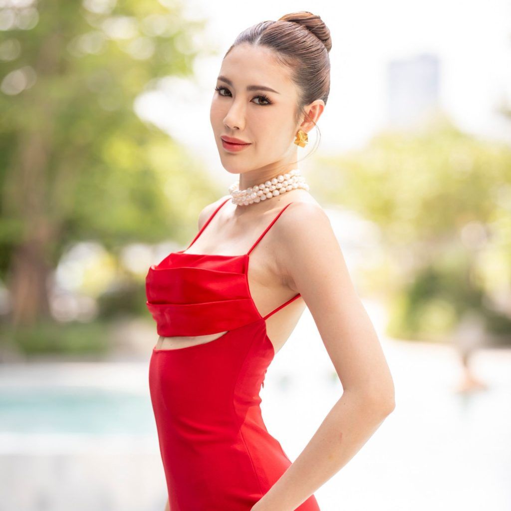 กฎเหล็ก 10 ข้อในการดูแลตัวเองของ 'พลอยพยัพ ศรีกาญจนา' ตั้งแต่สกินแคร์ เมคอัพ จนถึงการเข้าคลินิก