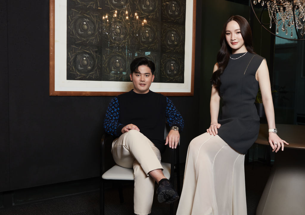 ใบปอ ยิ่งรัก และ เพิร์ท นวิน